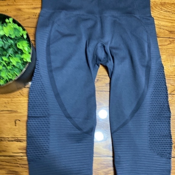 Zyia Activewear New/other Leggings Gray Seamless Perforated Womens Size Medium - Picture 5 of 11